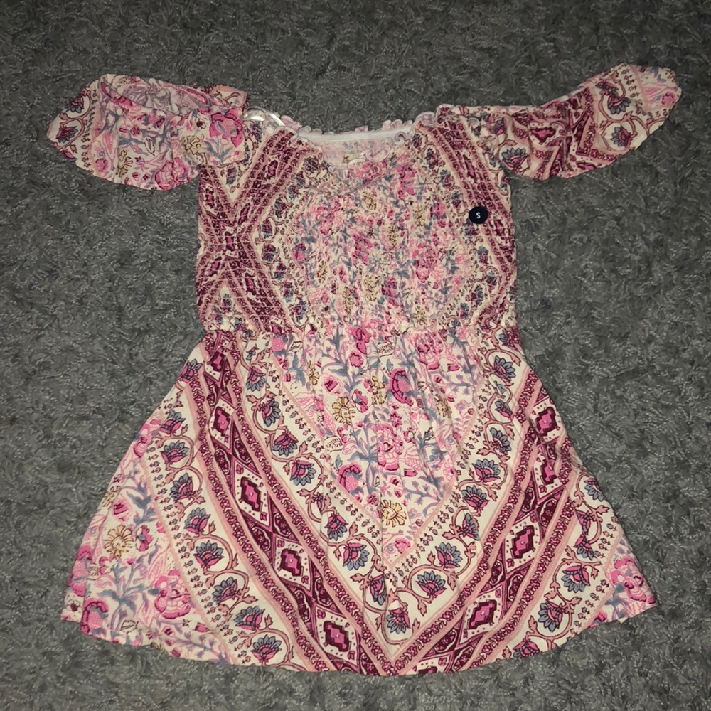 Adorable off the shoulder shirt